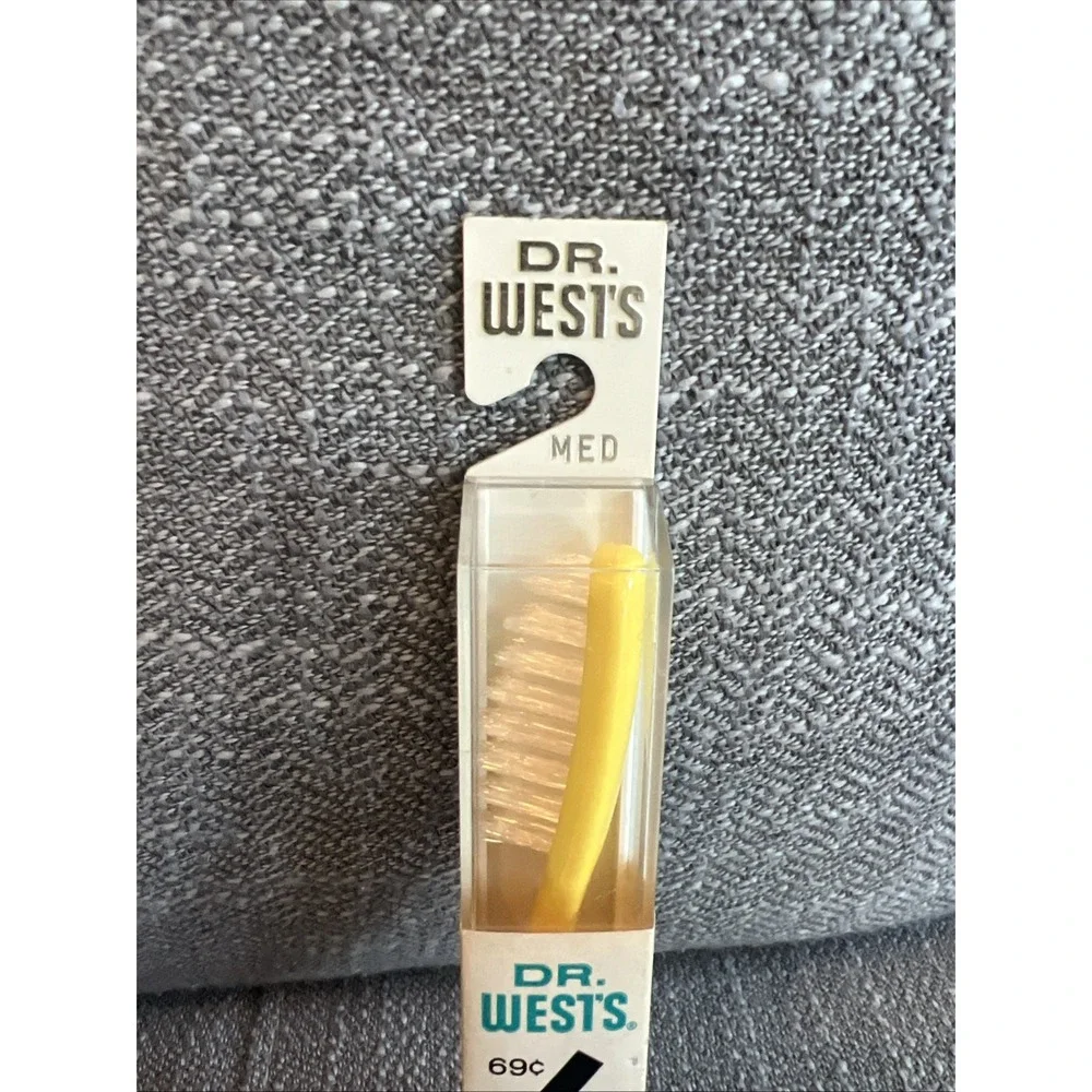 Dr. Wests Toothbrush Cooper Soft Regular Yellow Since 1926 VINTAGE NOS